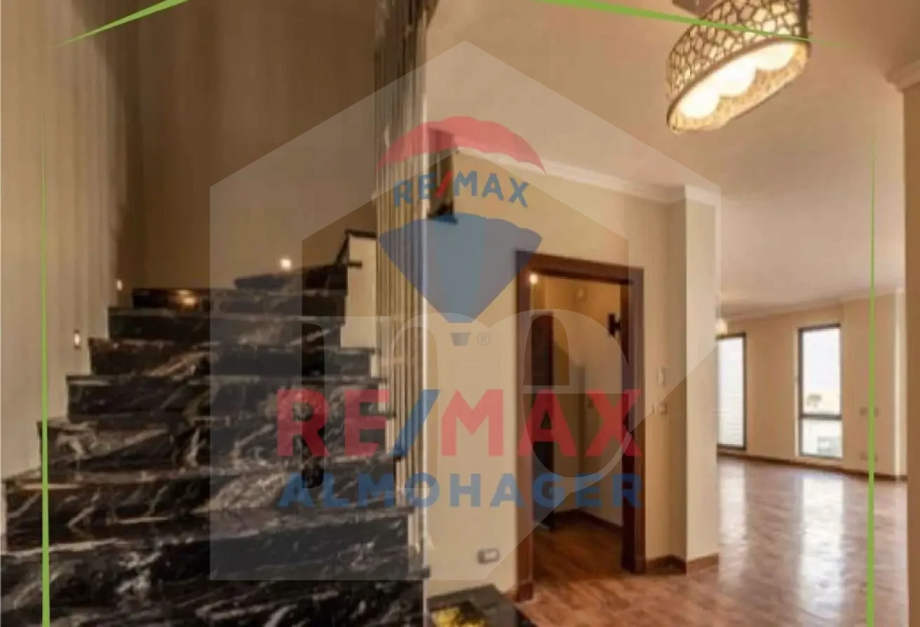 Upper Level Duplex for Rent - Westown Sodic, Ultra Finished & Prime Location