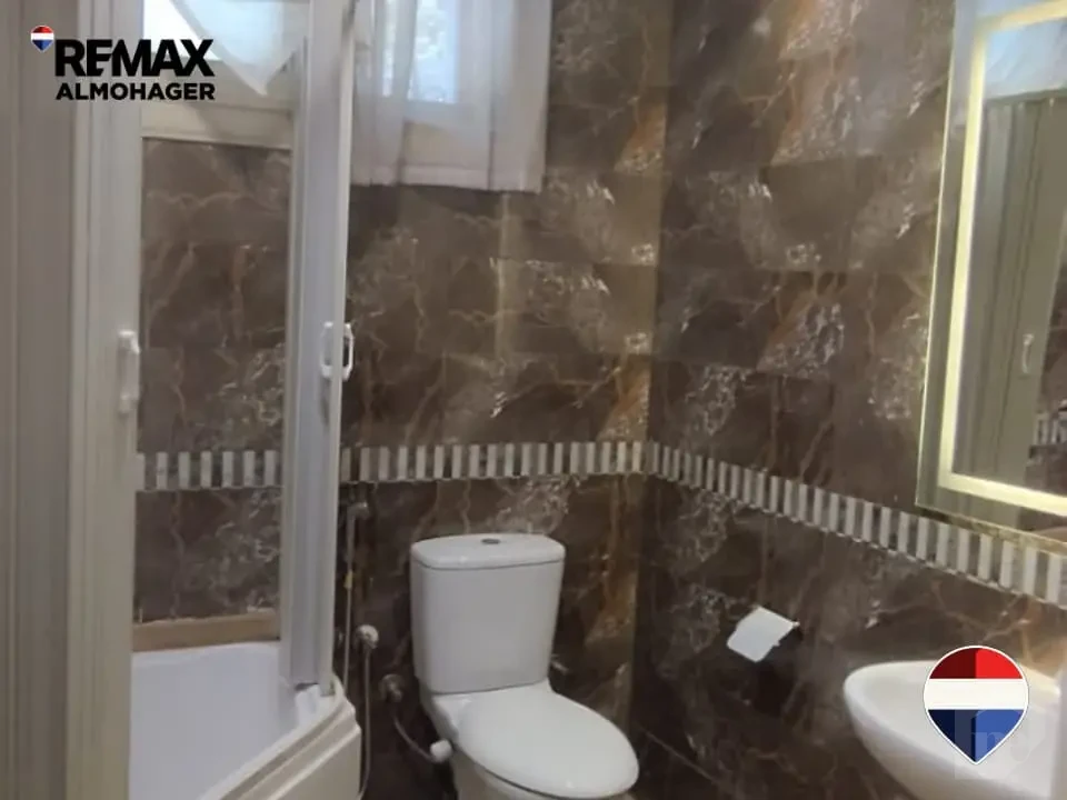 المنزل العائلي المثالي بانتظارك – فيلا للإيجار في جنينة العزازية بمحيط استثنائي