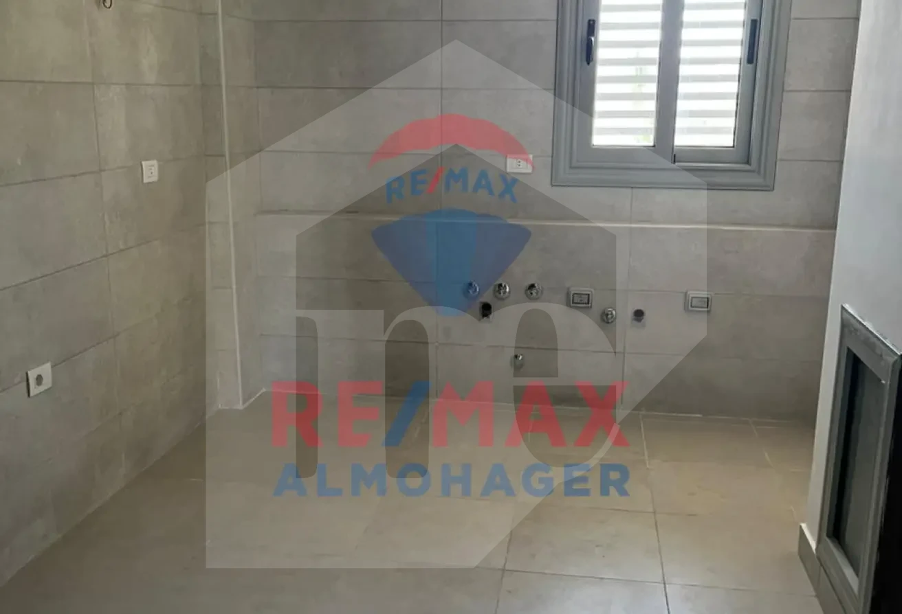 Heart of Sheikh Zayed 3-Bedroom - Palm Parks Extension for Sale