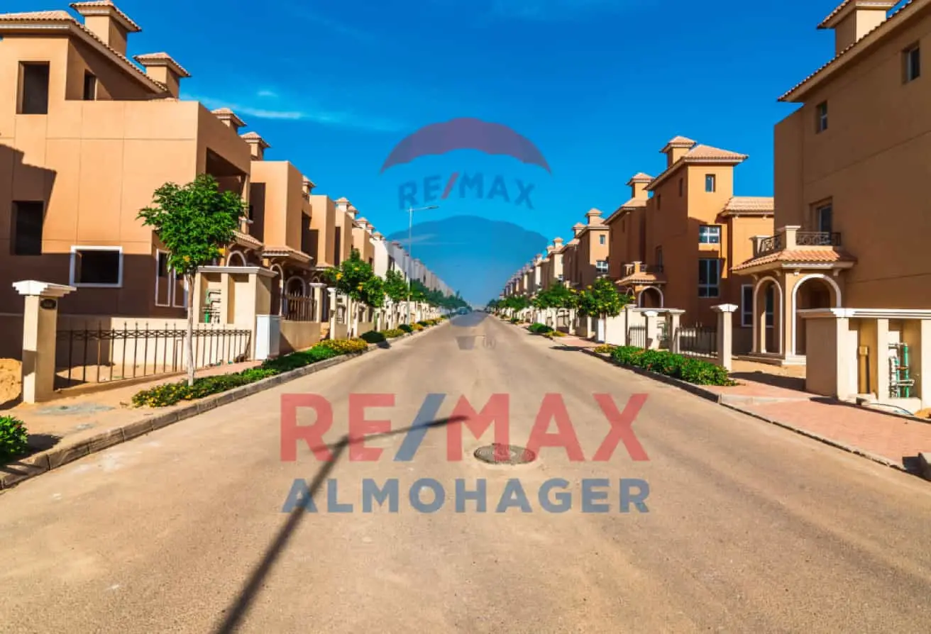 Prime Investment: Semi-Finished Shop for Sale in Neom Compound – Boulevard Zone