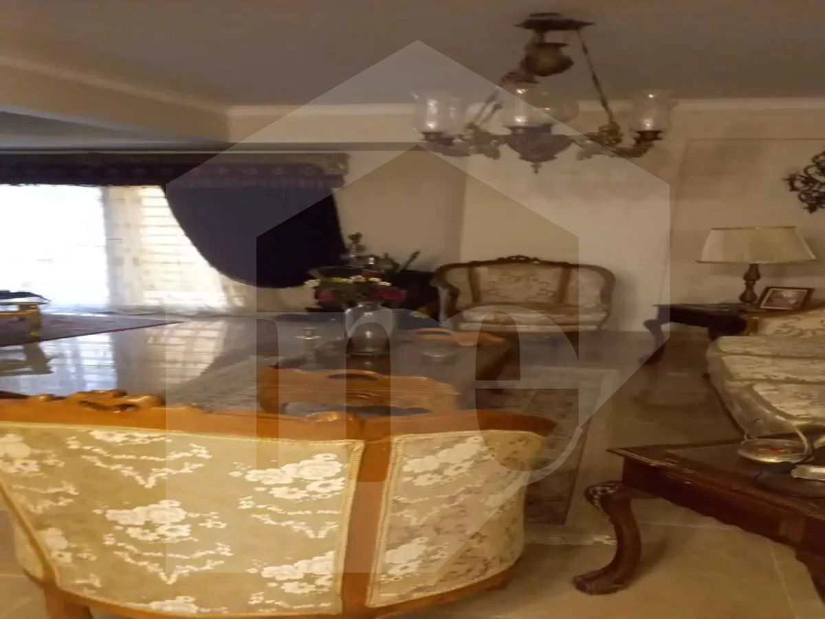 Beautiful Ground Floor Unit for Sale in Beverly Hills