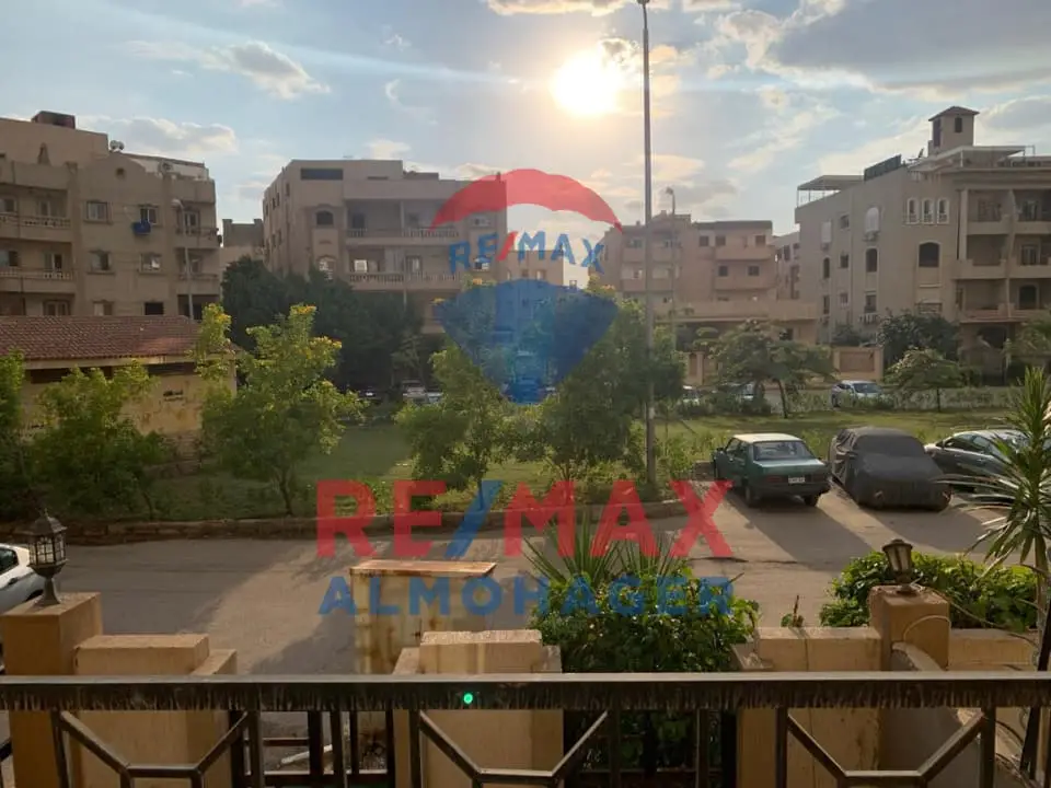وحدة بالدور الأرضي في الشيخ زايد – تشطيب جديد، حي مميز
