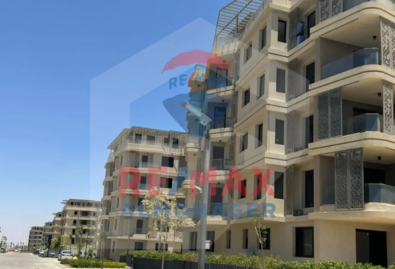 Distinctive Apartment for Sale in Badya Palm Hills - Complete Finishing, Open View, Kitchen & Closet Cabinets