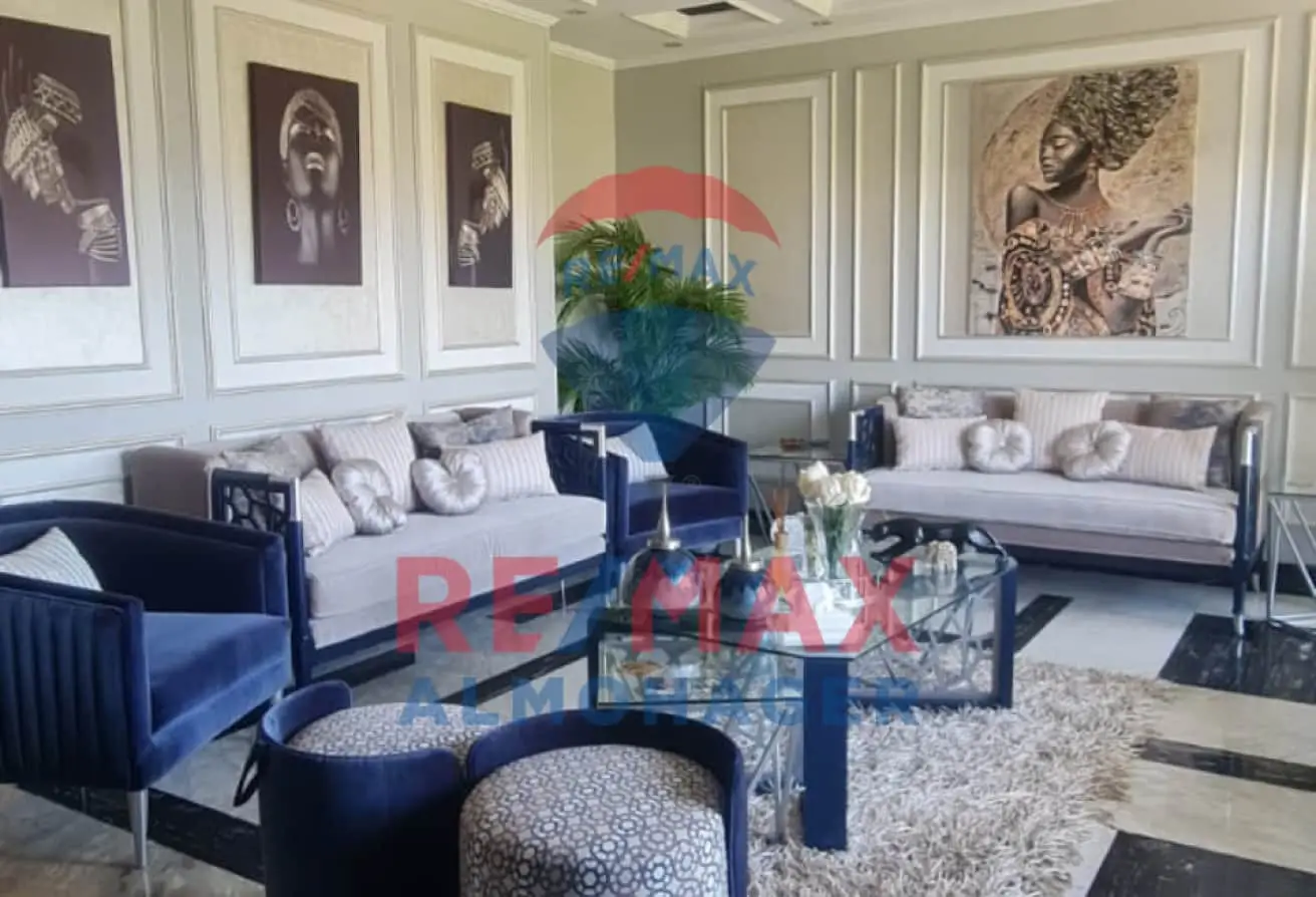 شقة للبيع في كورتياردز | إطلالة مزدوجة – مطبخ بالأجهزة