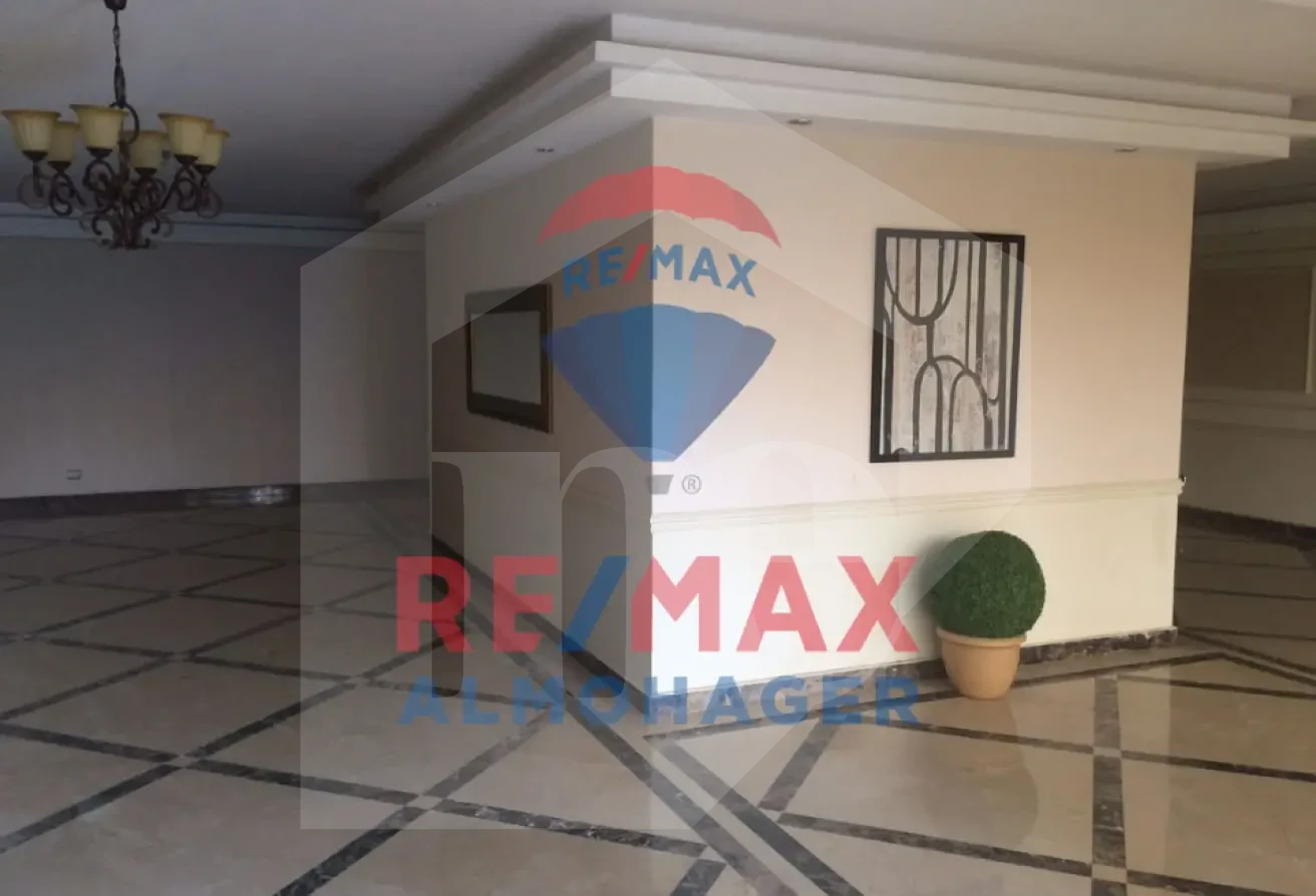 فرصة سكنية مميزة | شقة بإطلالة حديقة وتصميم أنيق في جرينز