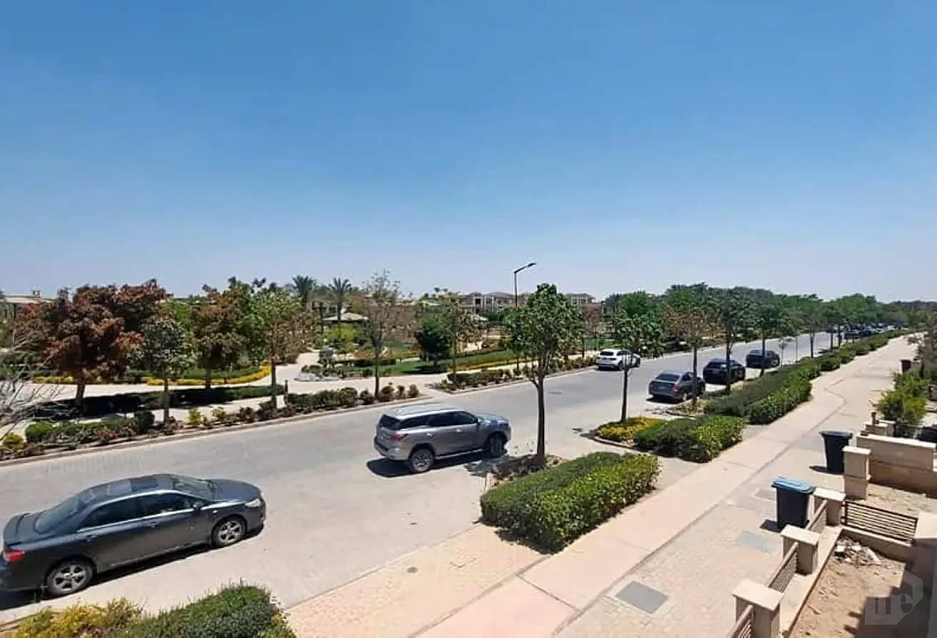 فيلا فيرواي فاخرة للبيع في ديستريكت وان