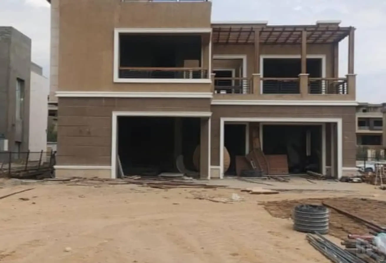 فرصة استثمارية مميزة لفيلا فيرواي في ديستريكت وان