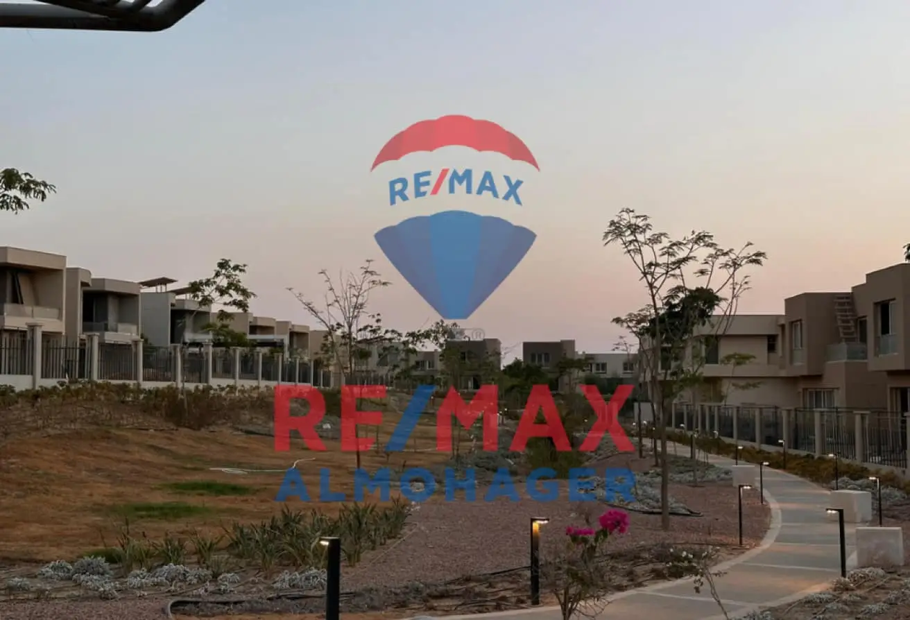 Corner Townhouse in Badya – Palm Hills | Move-In Ready & Well Located