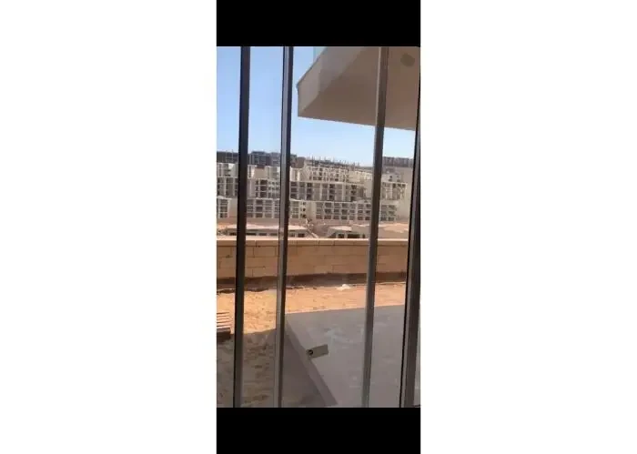 شاليه غرفتين للبيع في المونت جلاله