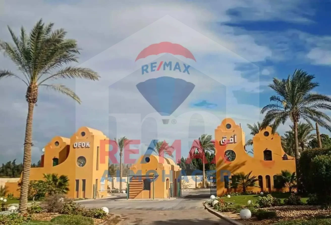For Sale: 34,000 sqm Land with Two Villas in Skilaton - Sphinx City Ofok 1, After Sphinx Airport, Main Street View