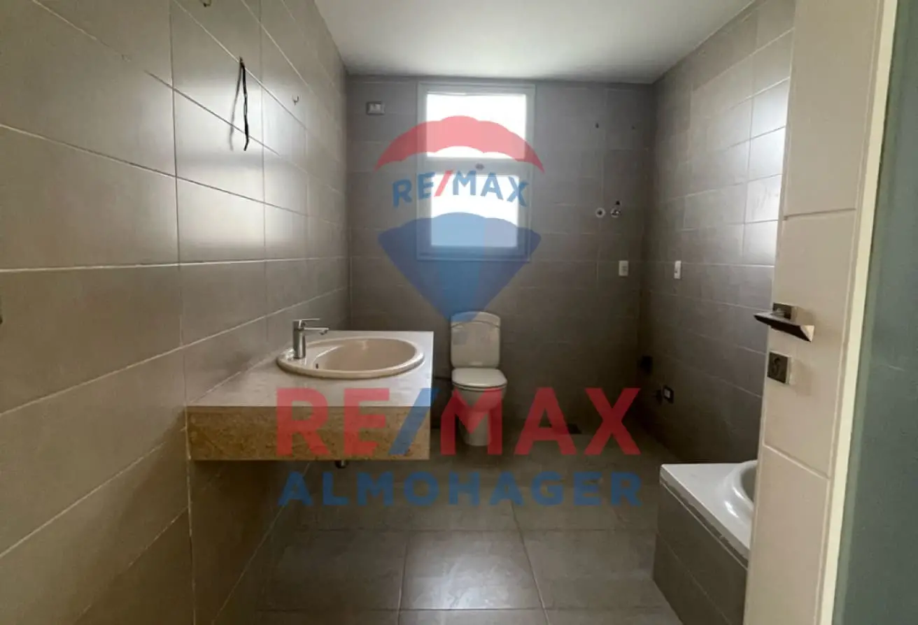 Enjoy Peaceful Surroundings – Apartment with Panoramic Landscape View