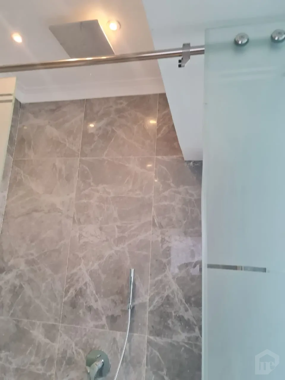 Penthouse with Pool, Storage & Private Garage – Galleria Moon Valley