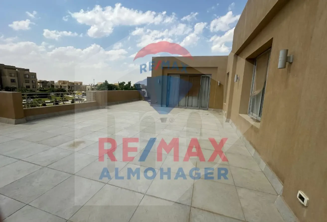 For Sale: Top-Floor Penthouse with Dual Swan Lake Vistas - Palm Parks