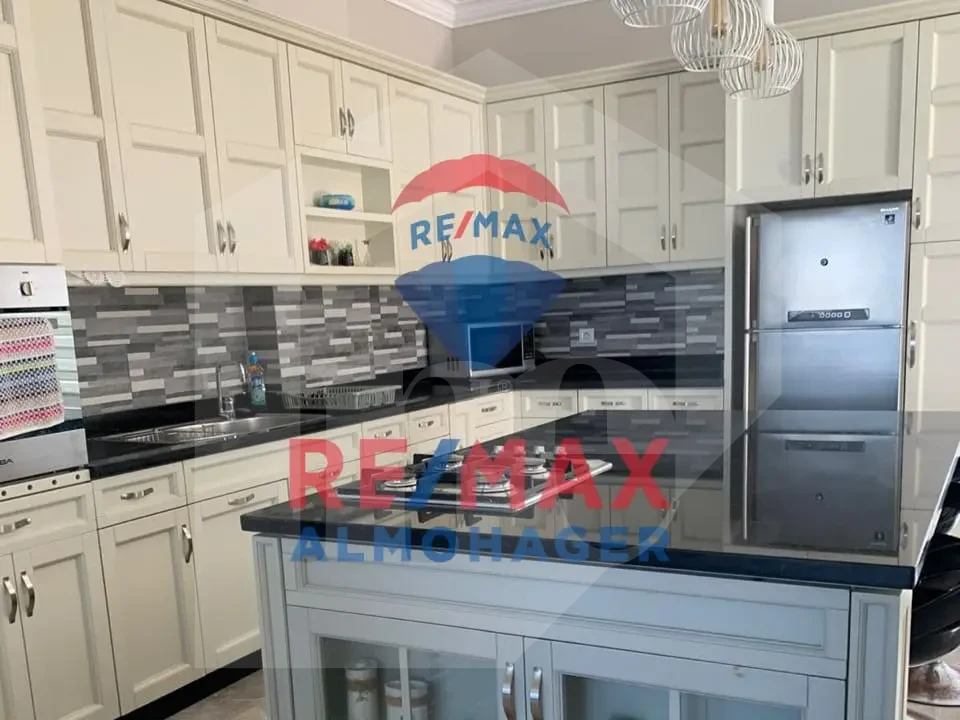 Fully Furnished Penthouse with Lake & Nature View