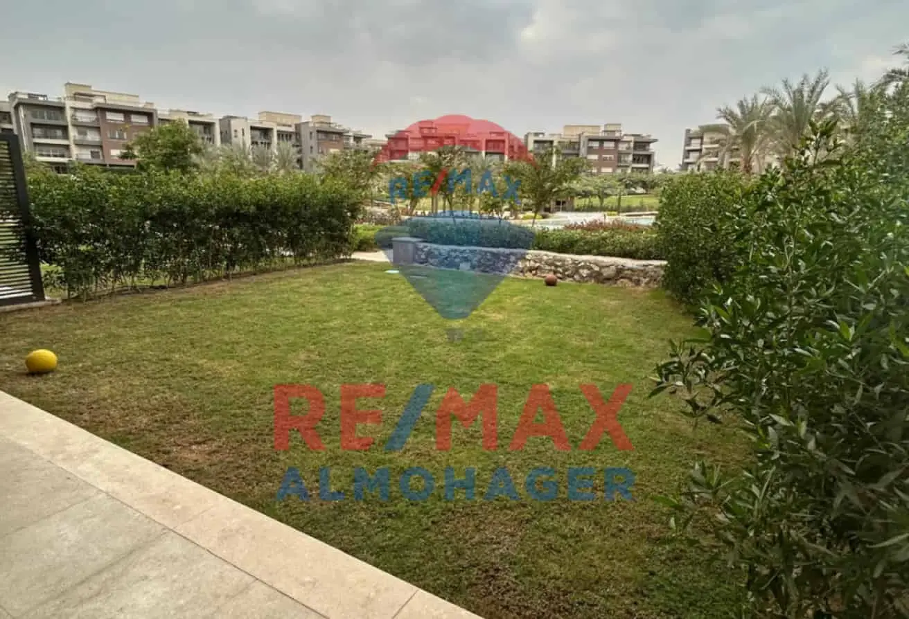 دوبلكس أرضي فريد في نيو جيزة – أمبرفيل | إطلالة رائعة على البحيرة