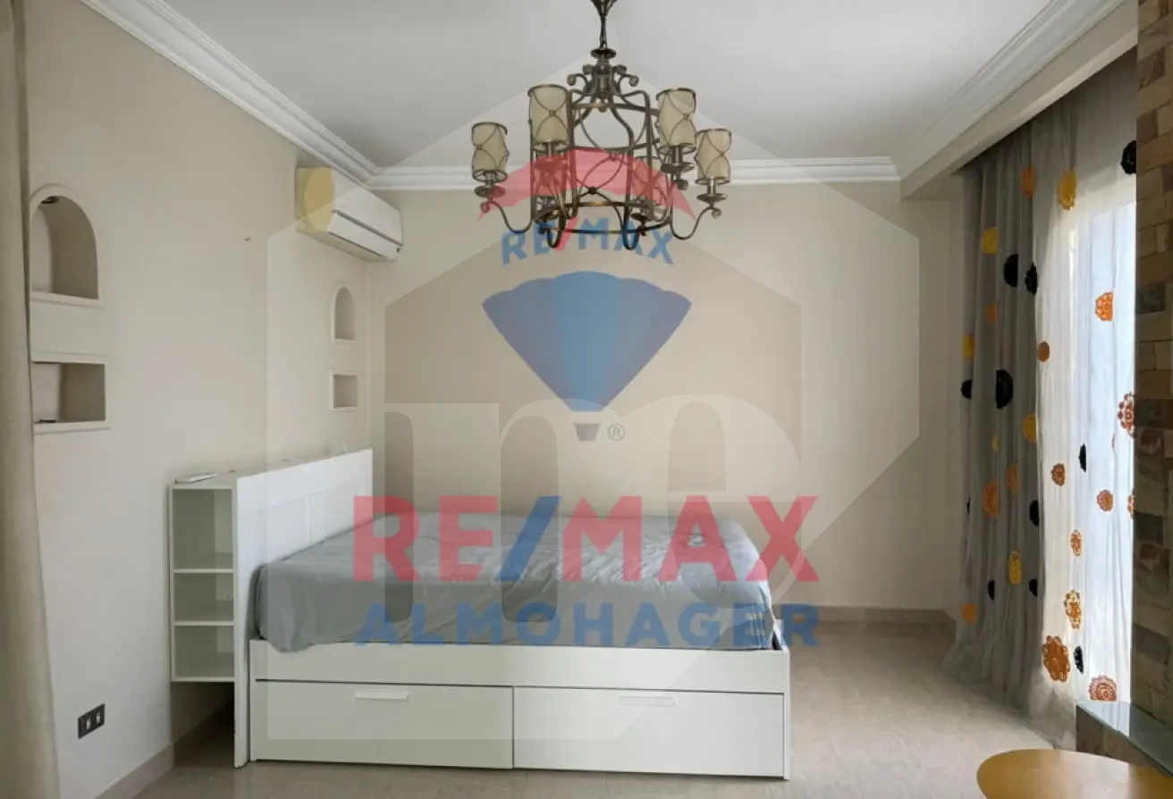 Twin house for sale in Greens Compound bright room