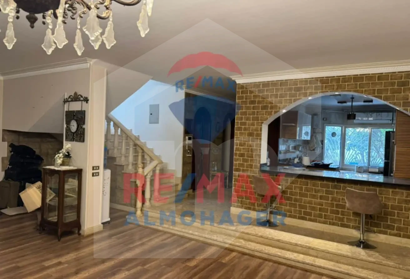 Twin house for sale in Greens Compound elegant interior