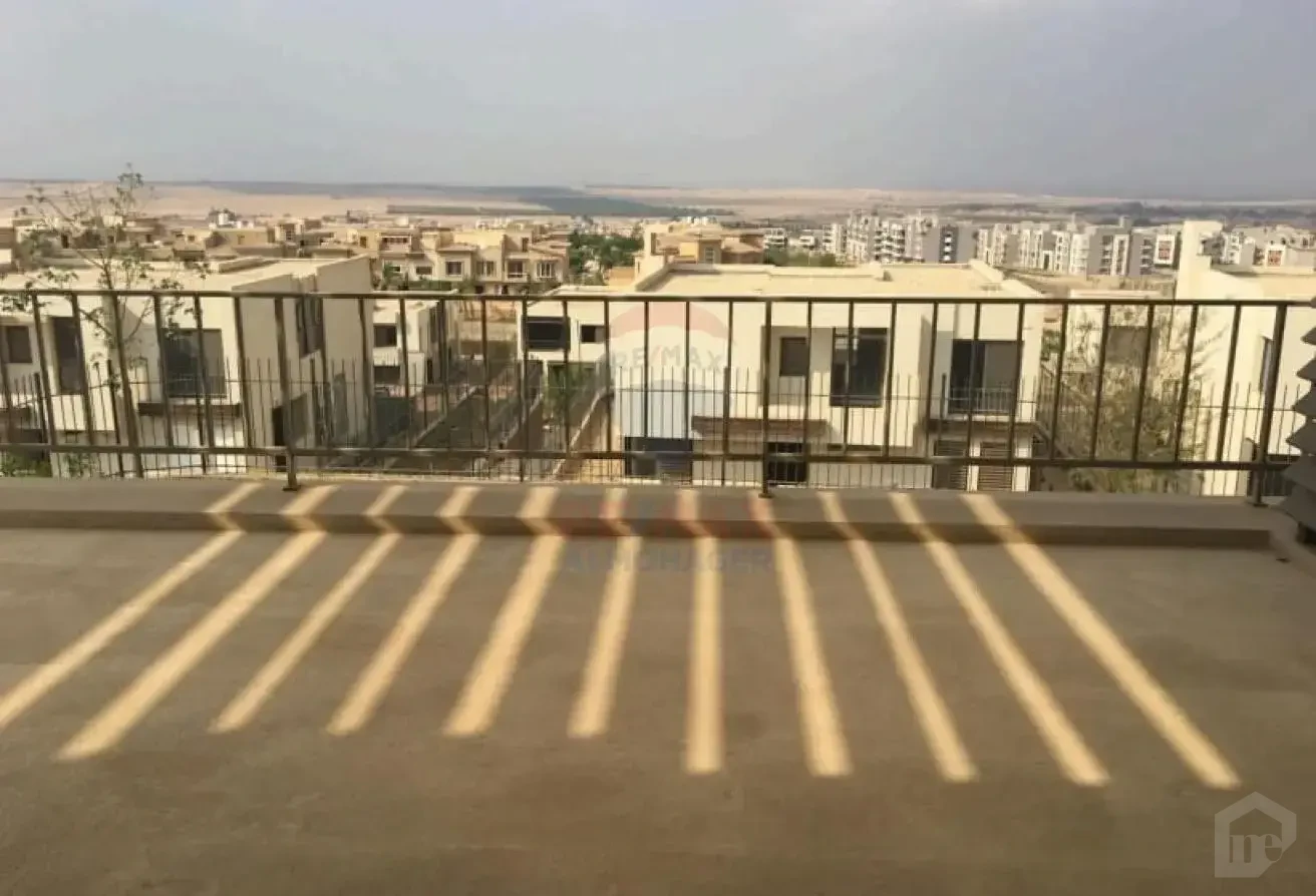 فيلا خاصة على قمة التل للبيع في أليجريا