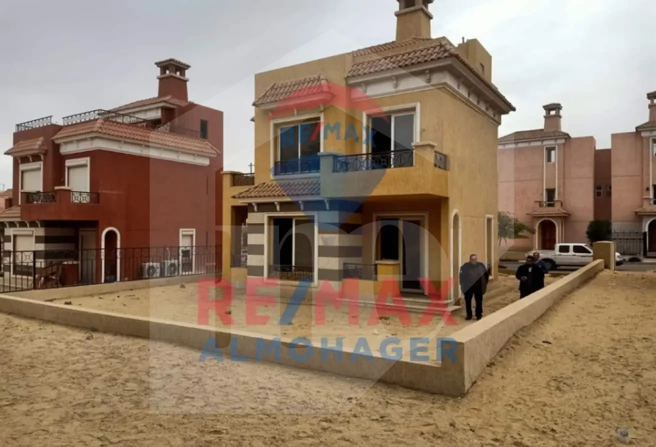 Villa for sale in Porto October Compound side garden