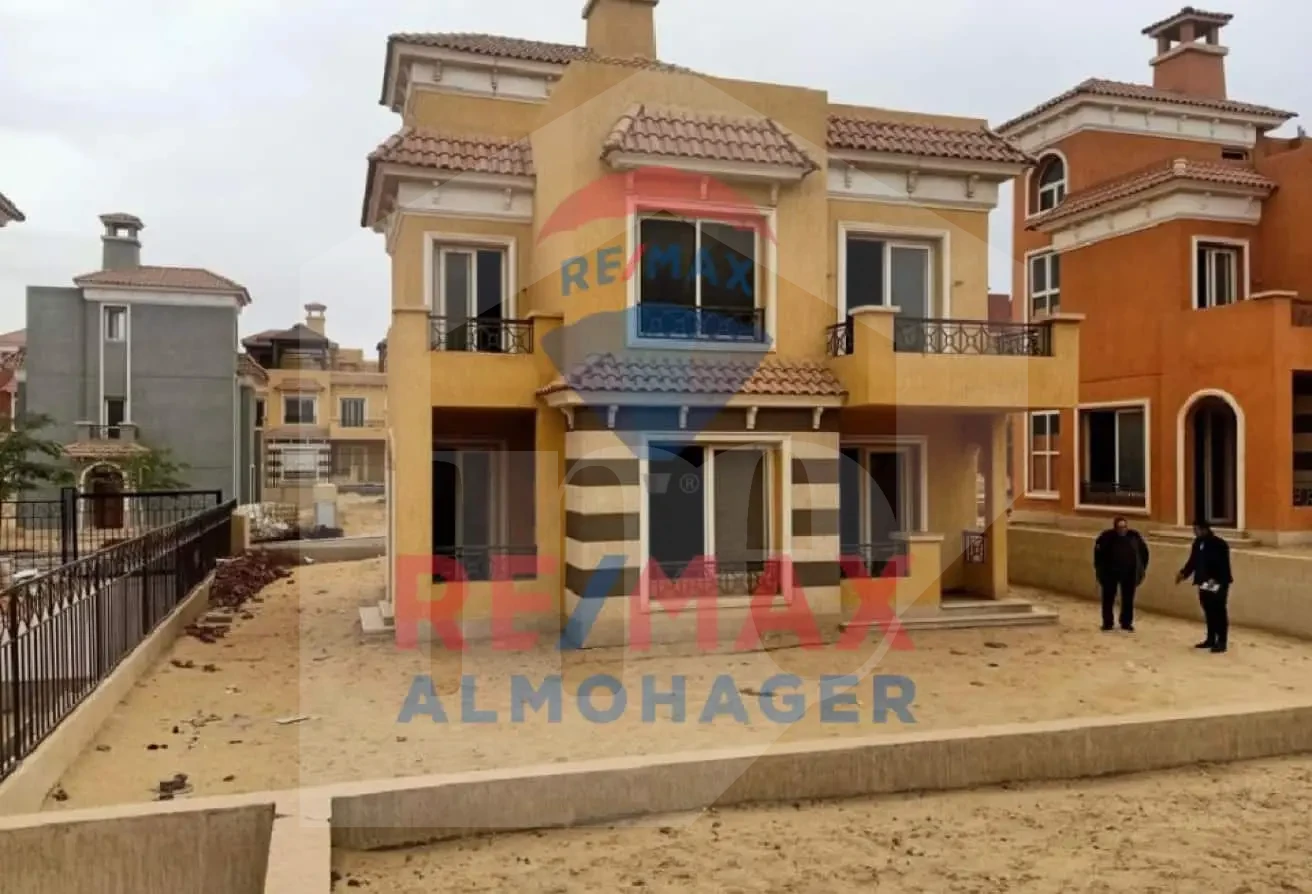 Villa for sale in Porto October Compound private entrance