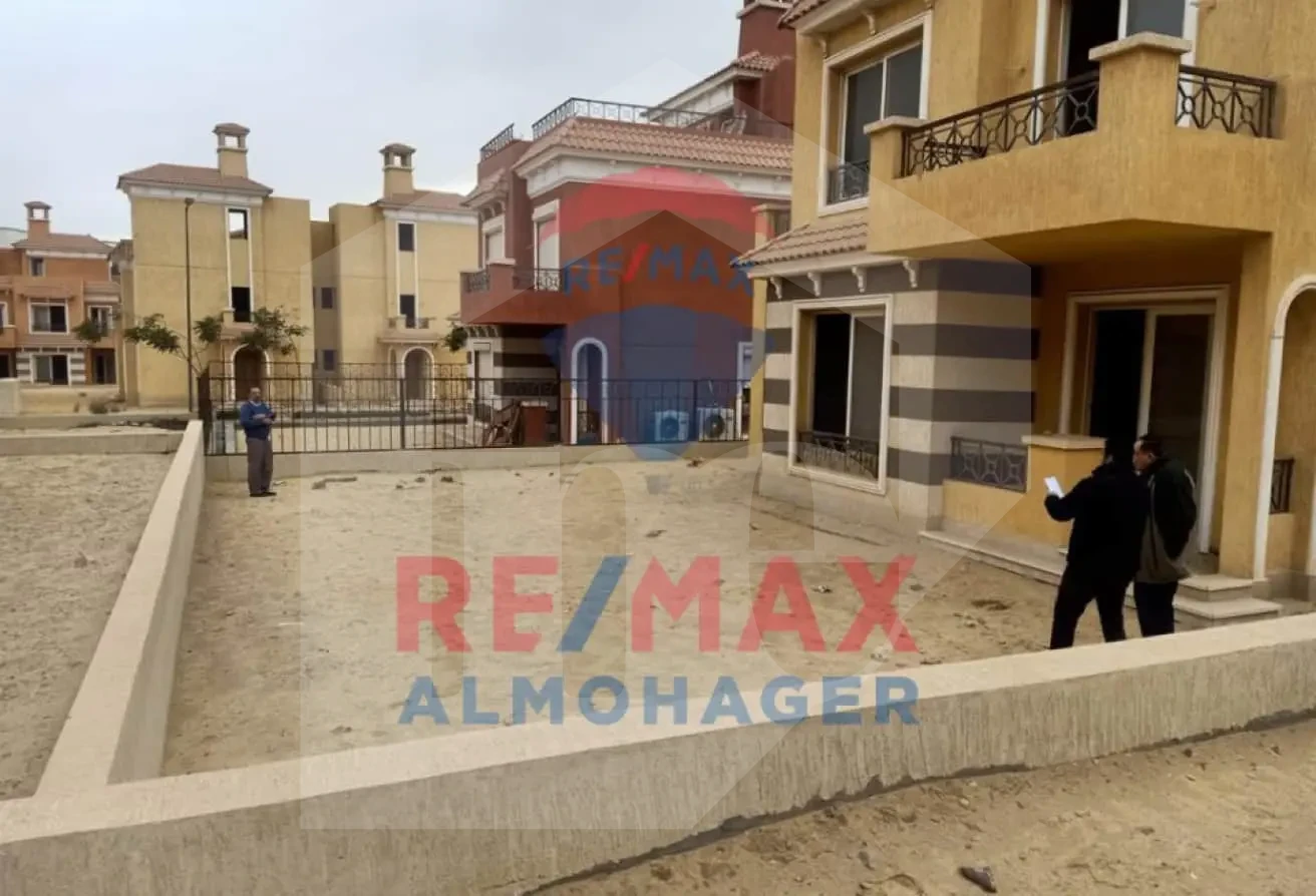 Villa for sale in Porto October Compound open outdoor space