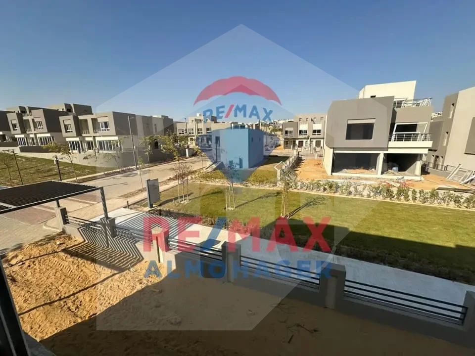 فيلا مستقلة تطل على الكمبوند بالكامل – إيتابا، الشيخ زايد