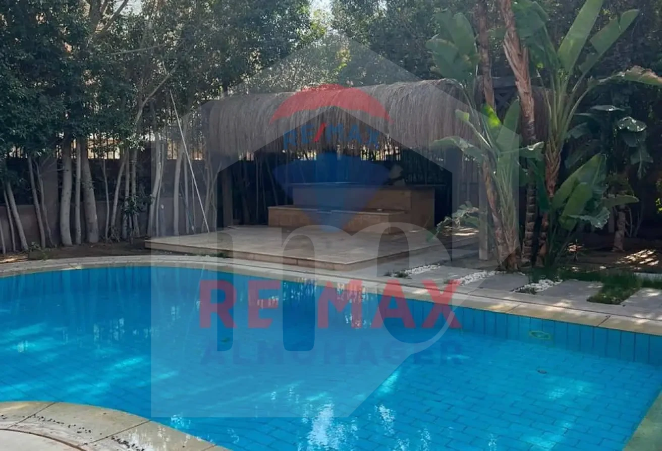 Villa for sale in Seasons with private pool