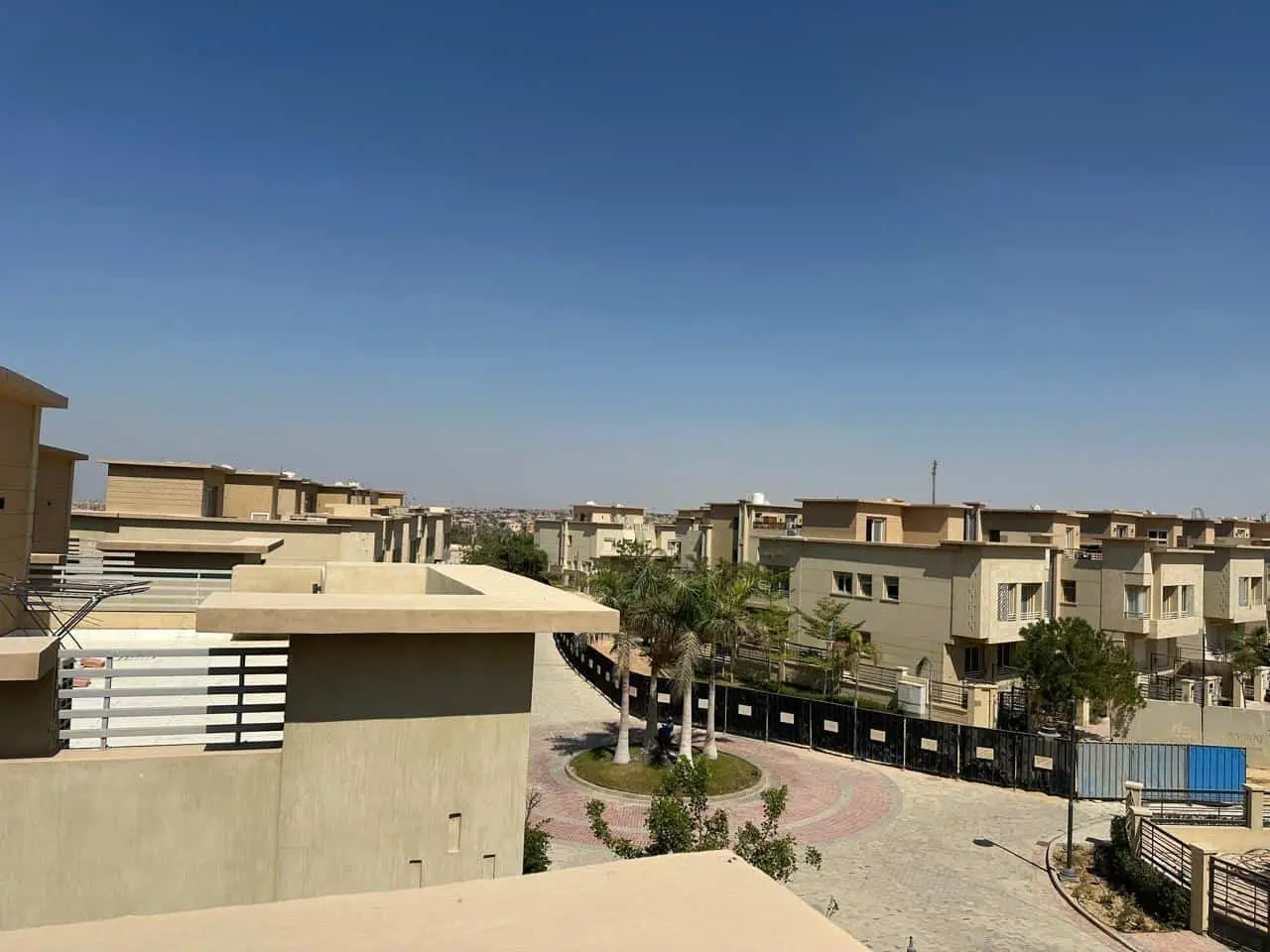 Garden-View Villa in Jedar Compound – Stylish & Ready