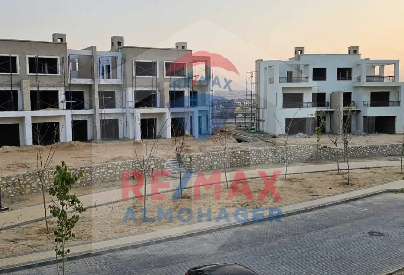 For Sale: Delivered Corner Townhouse in Kings Range - New Giza