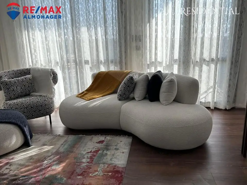 Elegant Penthouse with Spacious Terrace – Sodic Westown