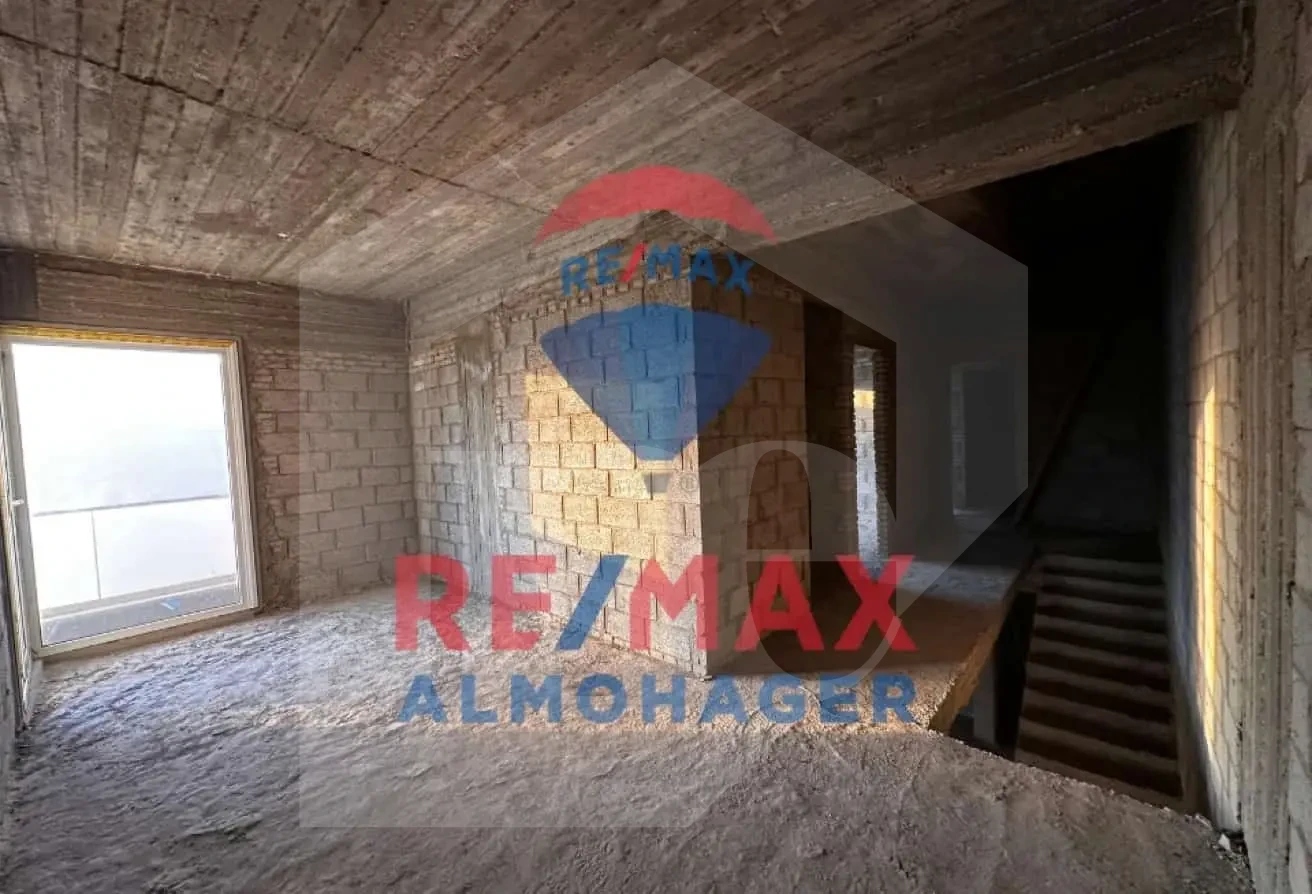 Live in Style – Large Villa with Penthouse in Badya Compound