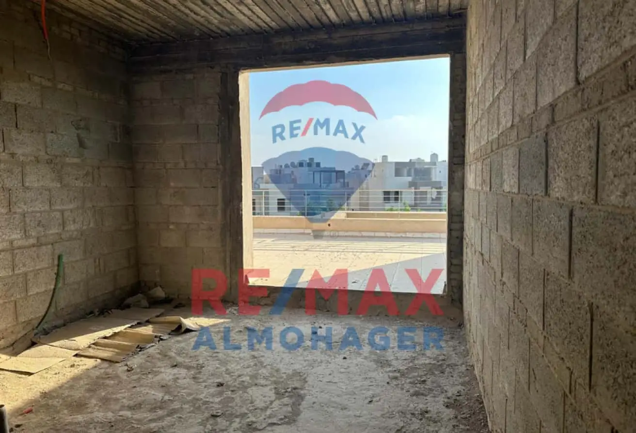 Townhouse with Landscape View for Sale in Woodvilla Phase in Golf Extension - Palm hills, 6th October  The Block is Corner - Well Located  High Privacy Level