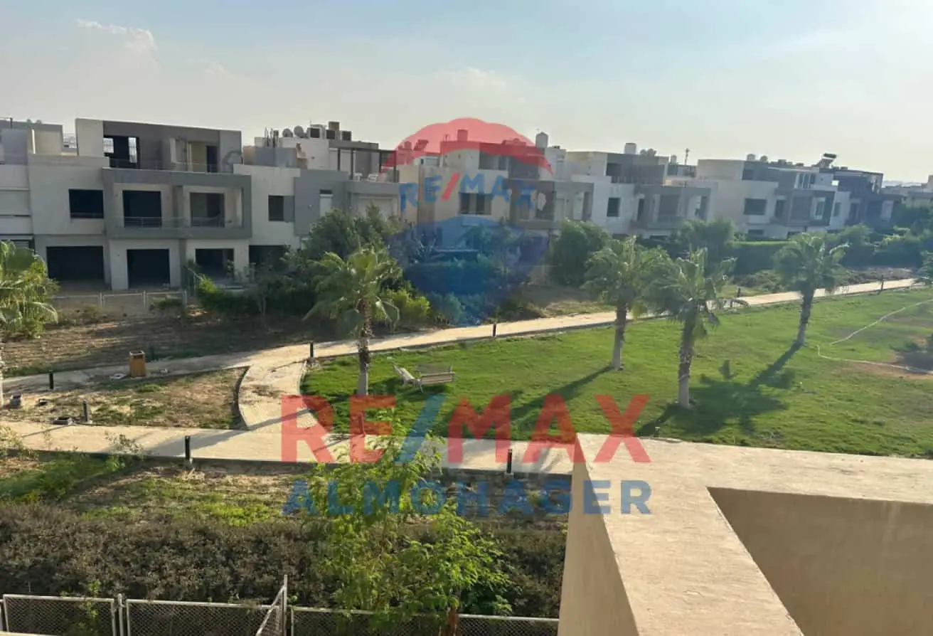 Townhouse with Landscape View for Sale in Woodvilla Phase in Golf Extension - Palm hills, 6th October  The Block is Corner - Well Located  High Privacy Level
