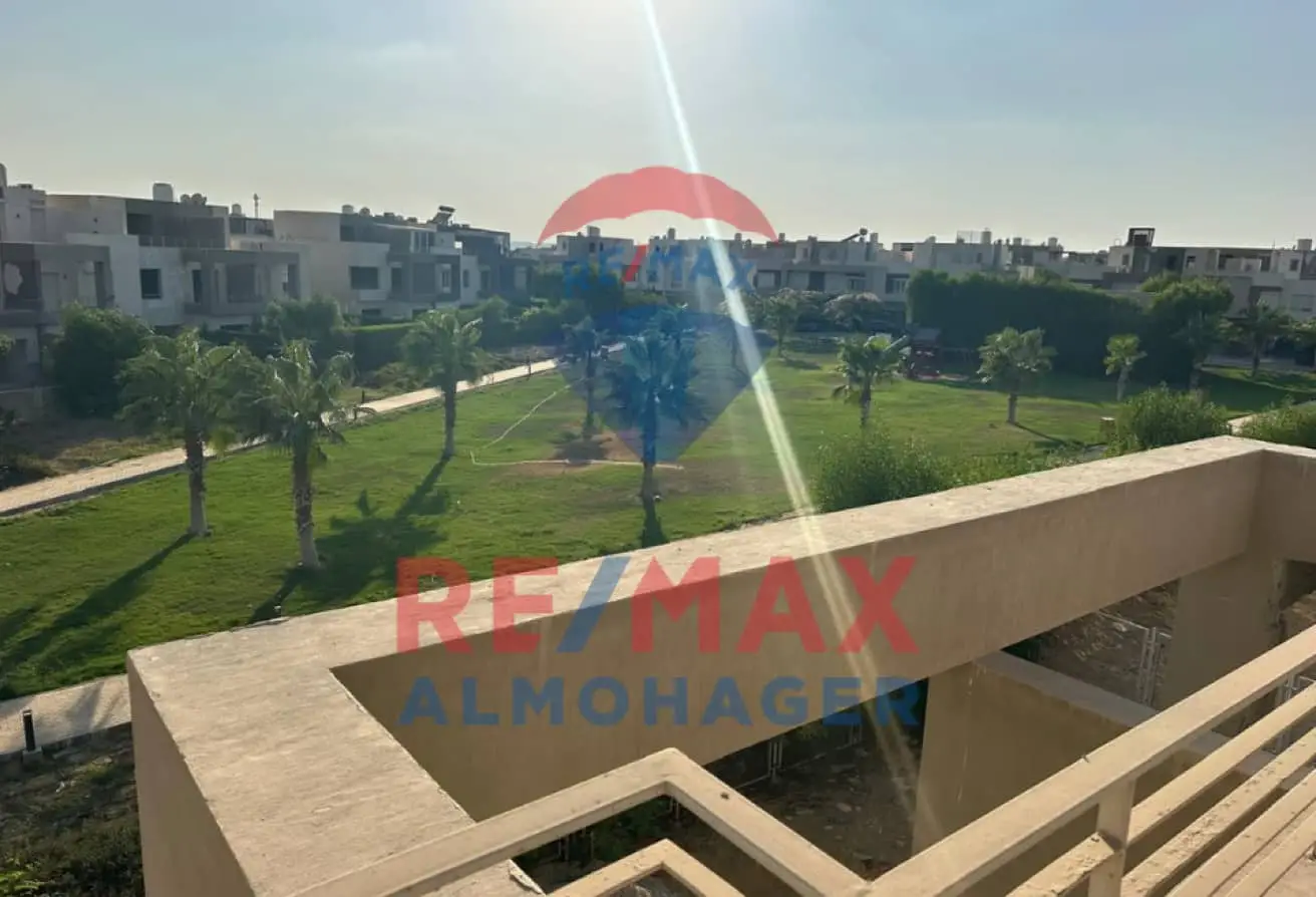 Townhouse with Landscape View for Sale in Woodvilla Phase in Golf Extension - Palm hills, 6th October  The Block is Corner - Well Located  High Privacy Level