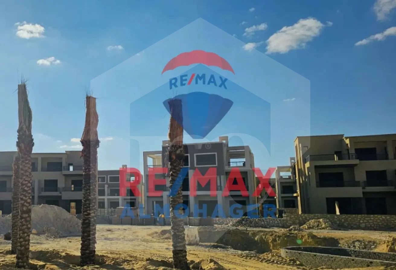 Lake View Villa in Kingsringe Phase 1 - Prime New Giza Location for Sale