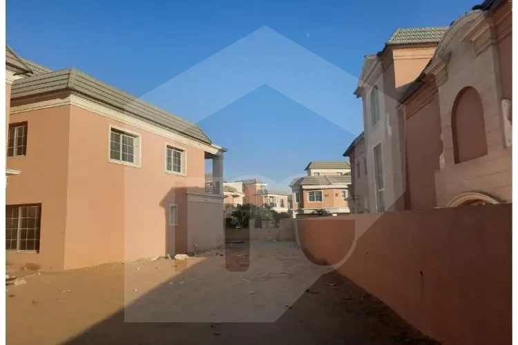 For sale villa in Layan compound 850m semi finish