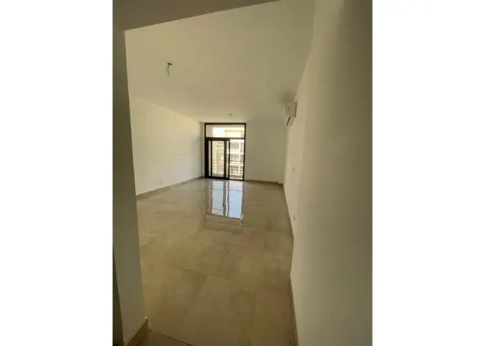 شقه للبيع في فيفث سكوير