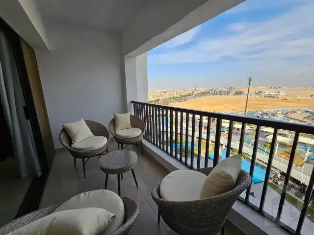شقة مميزة مفروشة للبيع في بورتو نيو كايرو