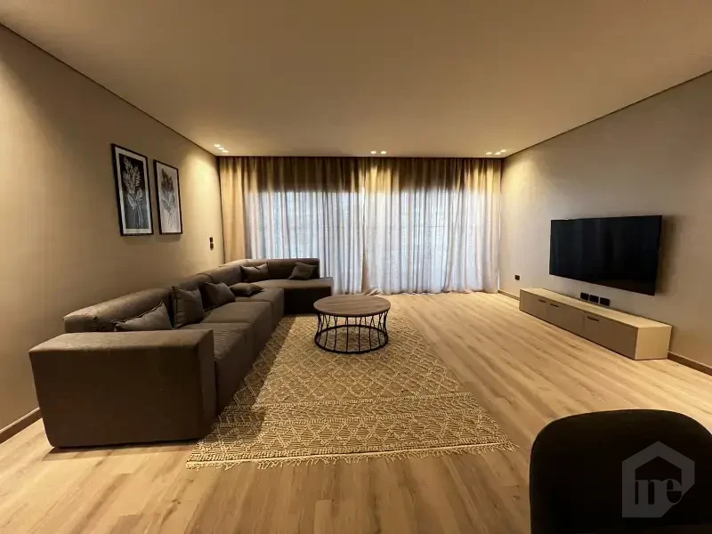 شقة للإيجار في ليك فيو ريزيدنس – الجولدن سكوير