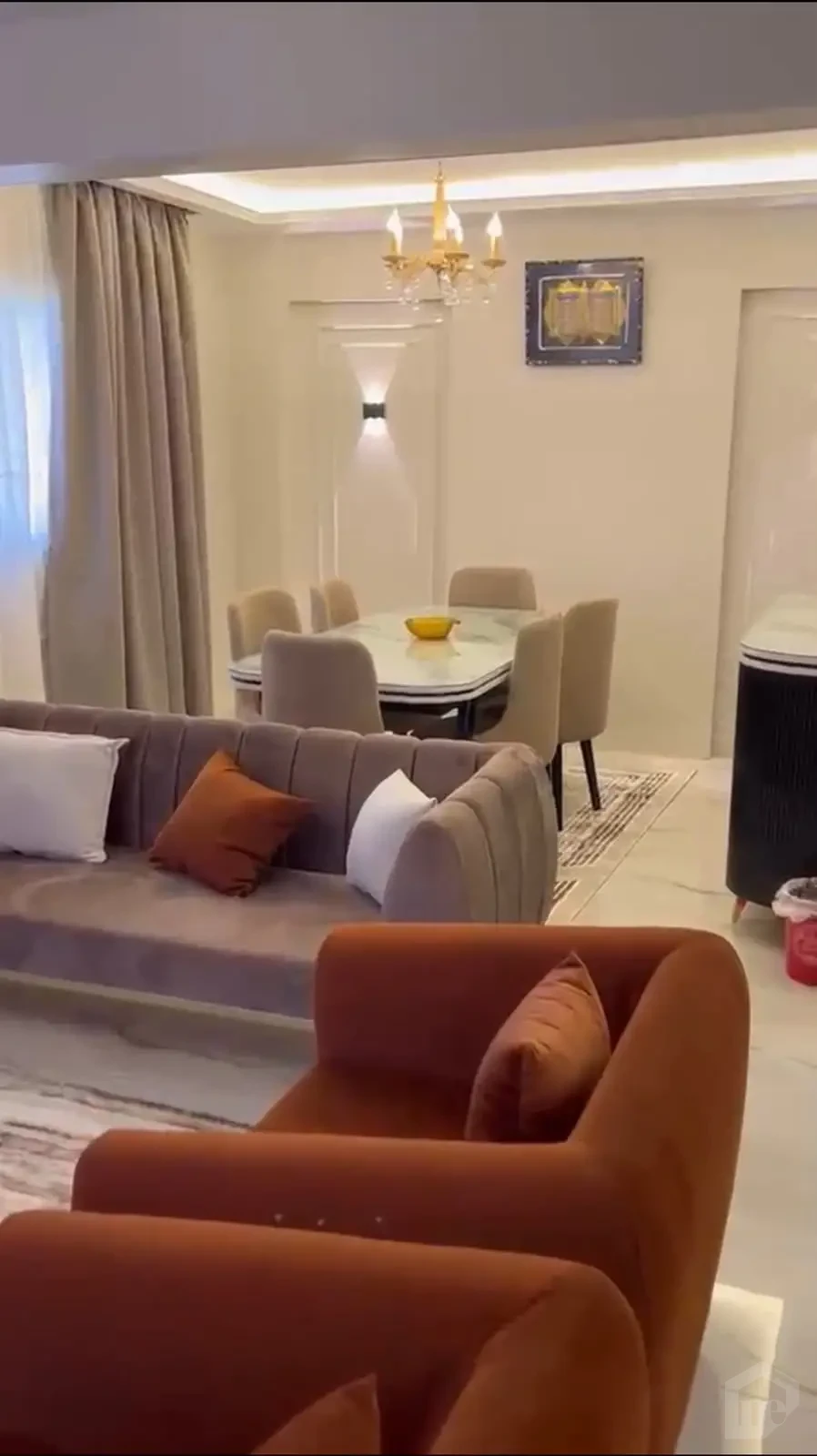 شقة غرفتين بالفرش و الاجهزه للايجار اول سكن