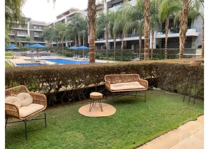 Furnished ground floor apartment for rent in Patio 7 with garden