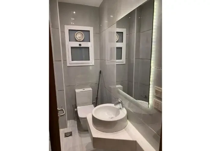 Furnished apartment for rent in Patio 7 modern bathroom