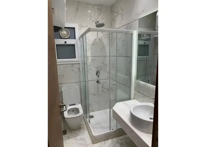 Furnished apartment for rent in Patio 7 glass shower bathroom