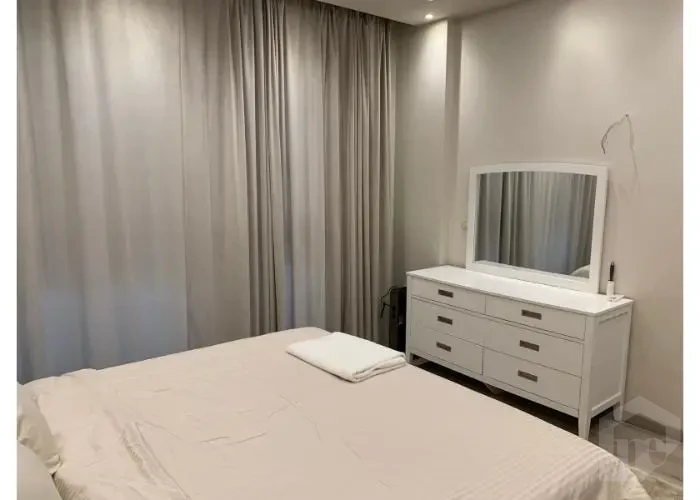 Furnished apartment for rent in Patio 7 bedroom with dresser