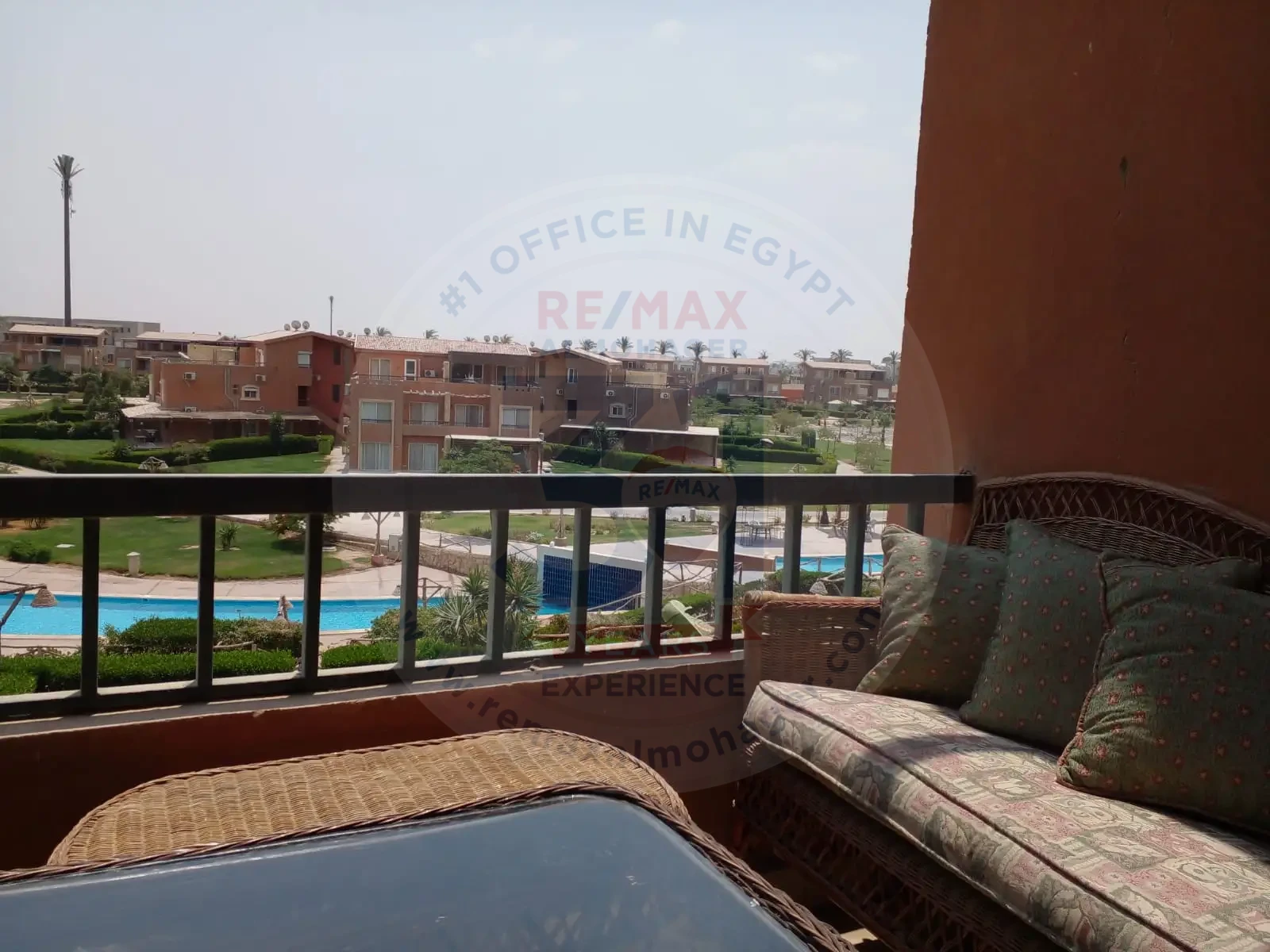 للبيع مفروش