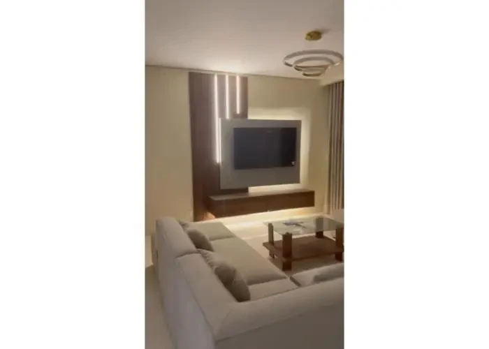 Apartment For Rent In 90 Avenue