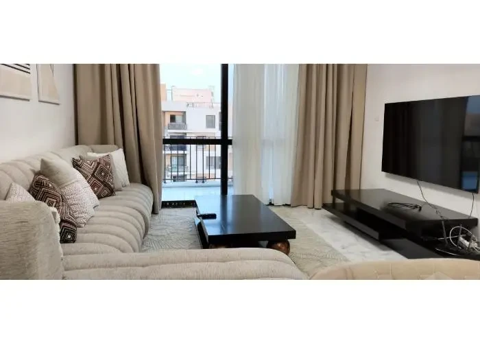 Furnished apartment for rent in Eastown reception with balcony
