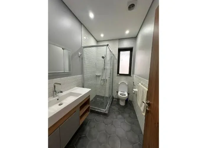 Furnished apartment for rent in Lake View Residence bathroom