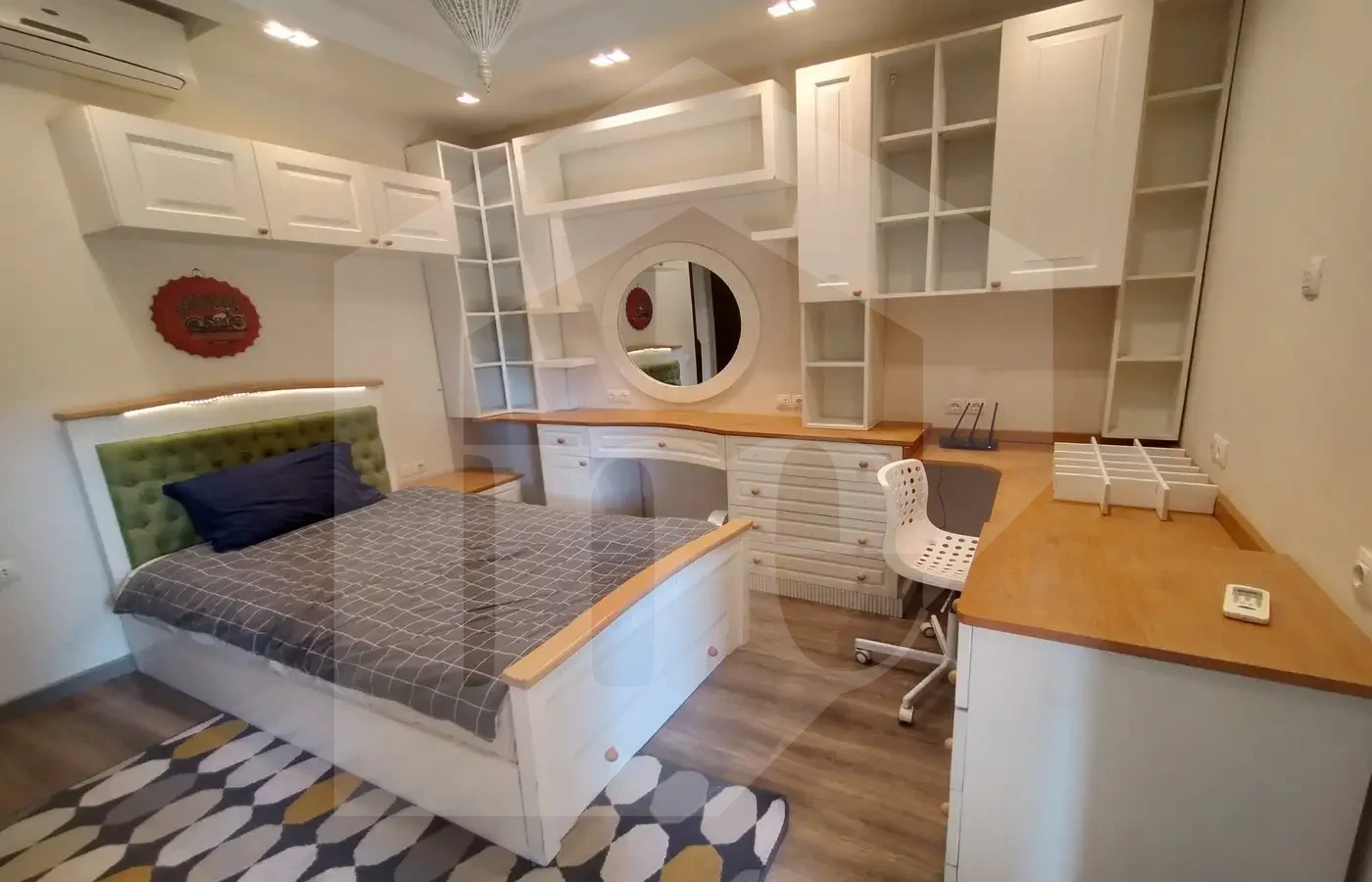 Apartment 200m for rent in Mivida furnished