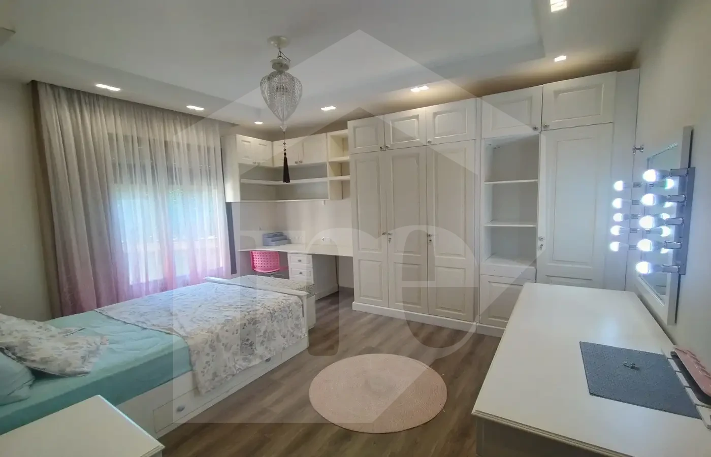 Apartment 200m for rent in Mivida, furnished, 3 bedrooms